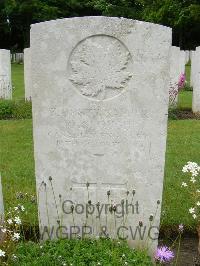 Etaples Military Cemetery - Slough, Owen